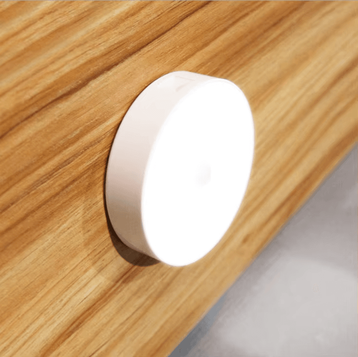 Lampka z sensorem ruchu (ładowanie USB) - 1 szt.